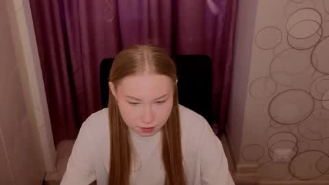 Snapshot of tristaaluarez chatting on February 11, 4:17 am Lana online show from February 11, 4:17 am