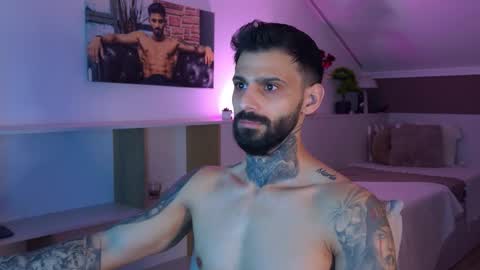 Snapshot of tristangreyaura chatting on February 18, 6:09 am Trystan Grey online show from February 18, 6:09 am