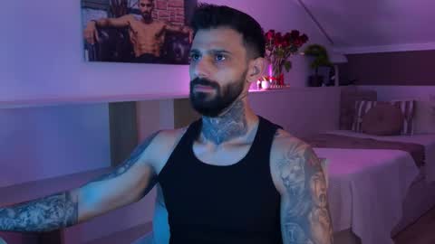 Snapshot of tristangreyaura chatting on February 19, 6:09 am Trystan Grey online show from February 19, 6:09 am