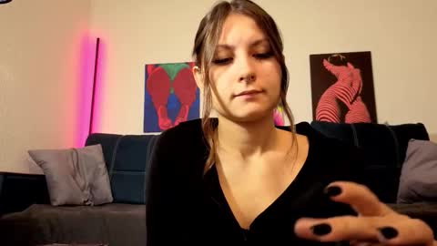 trixibell online show from September 18, 4:25 am