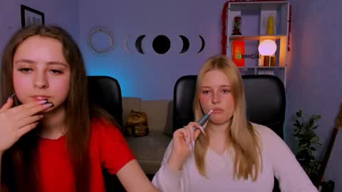 Trixy online show from March 20, 1:27 pm