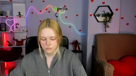 Trixy online show from April 8, 12:05 pm