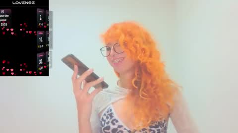 Snapshot of trixy_roses chatting on February 6, 8:12 pm Trixy Rose online show from February 6, 8:12 pm