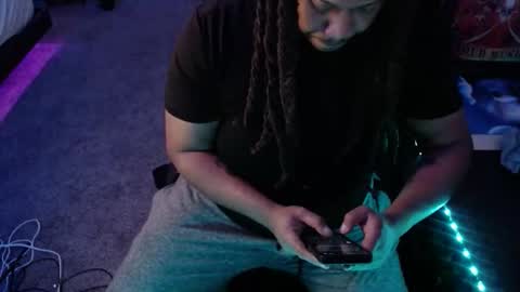 Trmdstrong online show from November 30, 9:57 am