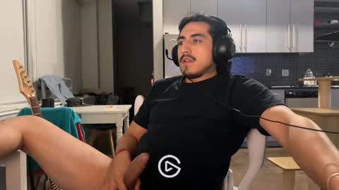 Snapshot of trod5763 chatting on January 13, 5:44 am trod5763 online show from January 13, 5:44 am