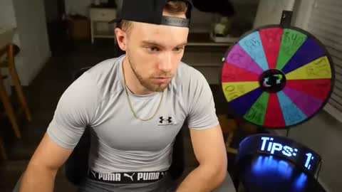 Snapshot of troy_greenxo chatting on March 20, 3:22 am Troy Green online show from March 20, 3:22 am