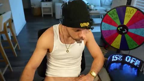 Snapshot of troy_greenxo chatting on April 4, 9:12 pm Troy Green online show from April 4, 9:12 pm