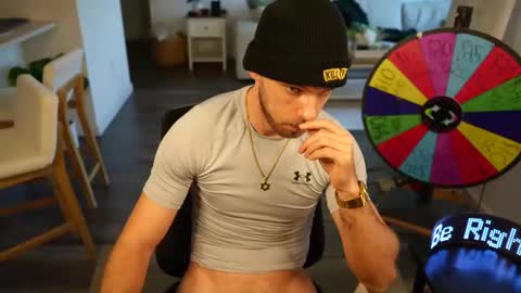 Snapshot of troy_greenxo chatting on April 5, 9:34 pm Troy Green online show from April 5, 9:34 pm