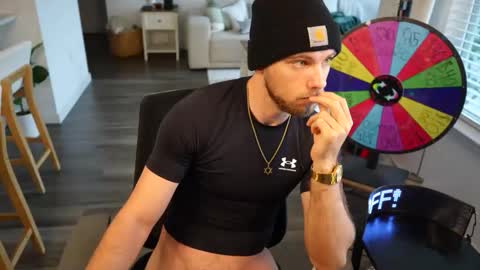 Snapshot of troy_greenxo chatting on April 9, 9:42 pm Troy Green online show from April 9, 9:42 pm