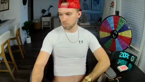Snapshot of troy_greenxo chatting on July 14, 9:20 pm Troy Green online show from July 14, 9:20 pm