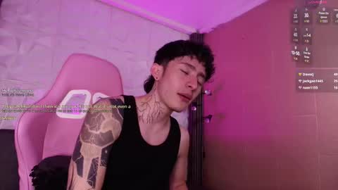 Snapshot of troy_rouge chatting on January 5, 5:27 pm Troy online show from January 5, 5:27 pm