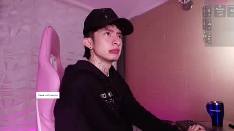 Snapshot of troy_rouge chatting on January 7, 11:34 am Troy online show from January 7, 11:34 am