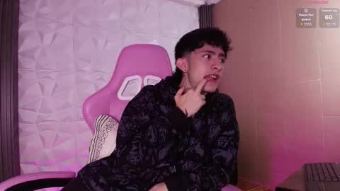 Snapshot of troy_rouge chatting on January 13, 11:15 am Troy online show from January 13, 11:15 am