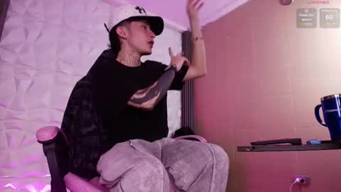 Snapshot of troy_rouge chatting on January 16, 11:25 am Troy online show from January 16, 11:25 am