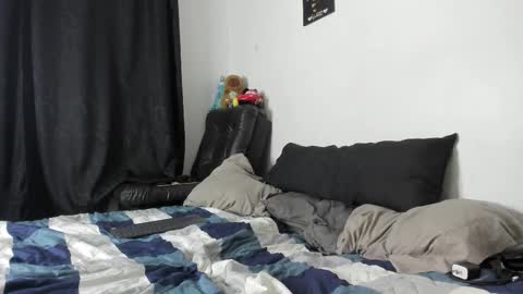 Snapshot of troy_rouge chatting on February 4, 11:05 am Troy online show from February 4, 11:05 am