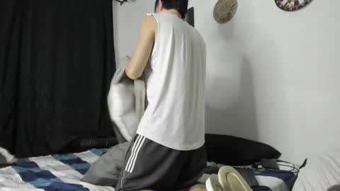 Snapshot of troy_rouge chatting on February 10, 11:03 am Troy online show from February 10, 11:03 am