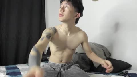 Snapshot of troy_rouge chatting on February 12, 11:05 am Troy online show from February 12, 11:05 am