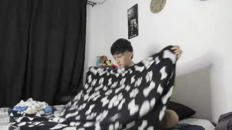 Snapshot of troy_rouge chatting on February 24, 11:19 am Troy online show from February 24, 11:19 am