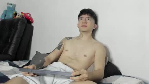 Snapshot of troy_rouge chatting on February 26, 11:31 am Troy online show from February 26, 11:31 am