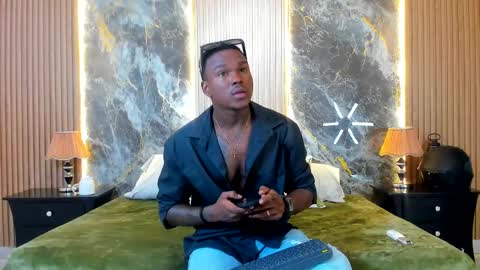 Troy Khalil online show from February 26, 7:05 pm