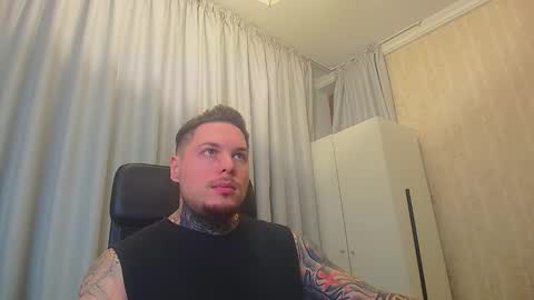 Snapshot of troystroud chatting on December 16, 5:01 am TroyStroud online show from December 16, 5:01 am