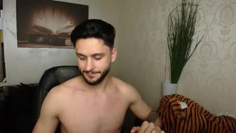 Snapshot of troywade chatting on May 22, 4:41 am TroyWade online show from May 22, 4:41 am