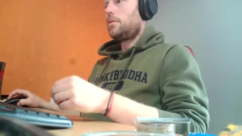 Snapshot of truble_78 chatting on February 21, 2:27 pm truble_78 online show from February 21, 2:27 pm