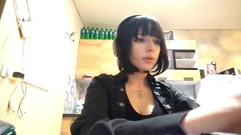 Poly online show from January 18, 12:09 pm