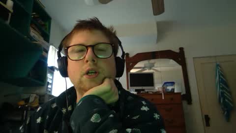 Snapshot of true_manofworth chatting on December 6, 3:44 pm HandicappedLaugher online show from December 6, 3:44 pm