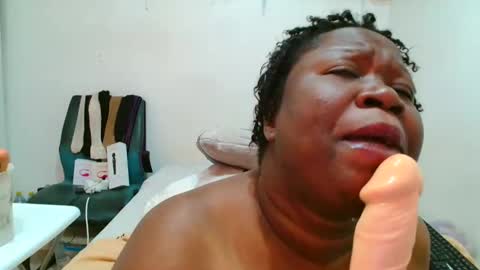 Snapshot of truebella30 chatting on October 30, 8:49 am TrueBella30 online show from October 30, 8:49 am