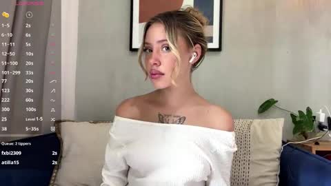 Mia online show from April 10, 5:12 am