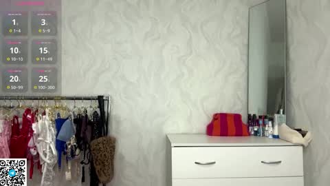 Molly online show from November 8, 3:45 pm