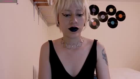 Cait online show from October 11, 9:02 pm