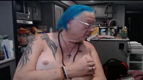 Evangeline online show from November 18, 6:29 am