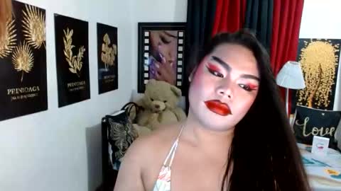 Snapshot of tsbrianabankhugecock chatting on April 21, 2:23 pm brianna online show from April 21, 2:23 pm