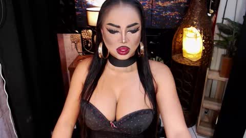 Snapshot of tsdarkdevon chatting on December 15, 4:17 am tsdarkdevon online show from December 15, 4:17 am