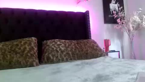 TsKendallVuittonxo online show from October 9, 8:29 pm