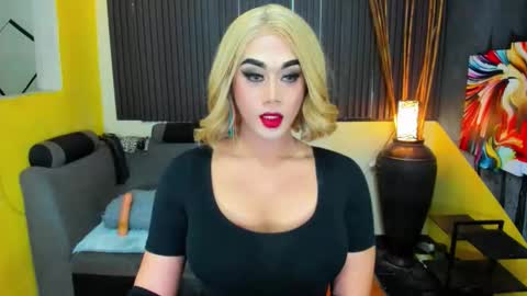 Snapshot of tsmamahmerslove chatting on January 8, 8:33 pm Nicoleeee online show from January 8, 8:33 pm