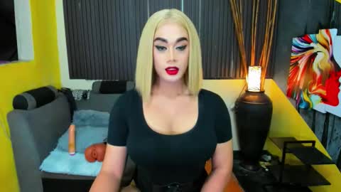 Snapshot of tsmamahmerslove chatting on January 9, 10:55 pm Nicoleeee online show from January 9, 10:55 pm