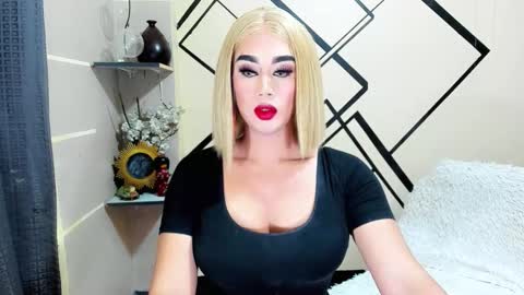 Snapshot of tsmamahmerslove chatting on January 12, 11:10 pm Nicoleeee online show from January 12, 11:10 pm