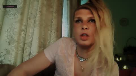 Annika online show from March 1, 10:39 am