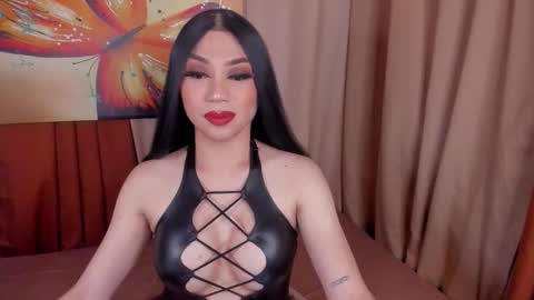 Queen Selena online show from March 6, 5:20 pm