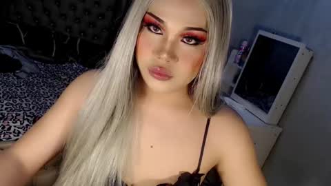 jayvie online show from September 24, 7:39 pm