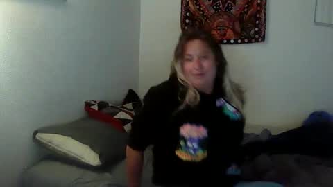 Snapshot of tstandi11 chatting on February 25, 2:32 am Mr Gray Sweatpants online show from February 25, 2:32 am