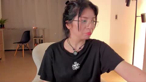 Tsuky online show from November 28, 2:14 am