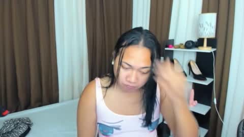 Karen Oquio online show from September 16, 10:27 am