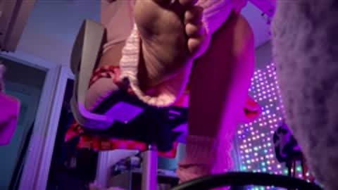 MOCHI NEXT DOOR online show from November 24, 5:34 pm