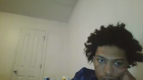 Snapshot of ttpshotta chatting on August 3, 8:13 am Almond Frank online show from August 3, 8:13 am
