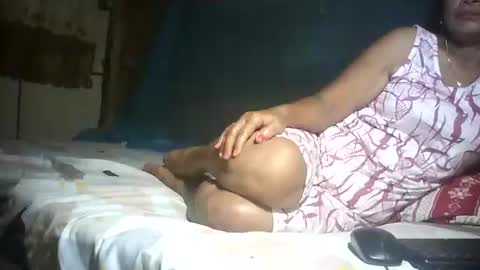 Mae online show from December 30, 9:29 pm