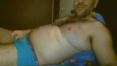 Snapshot of tuga_man_ chatting on March 5, 11:01 pm tuga man online show from March 5, 11:01 pm